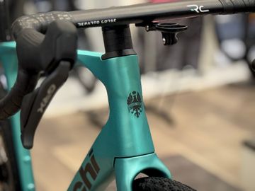 Used Bianchi Impulso RC 2026 2026 Road & Gravel, Blue — image 5 of 13