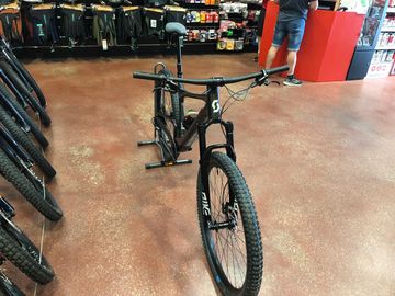 Used Scott Spark 940 2023 2023 Mountainbike, Black, 29 — image 9 of 9