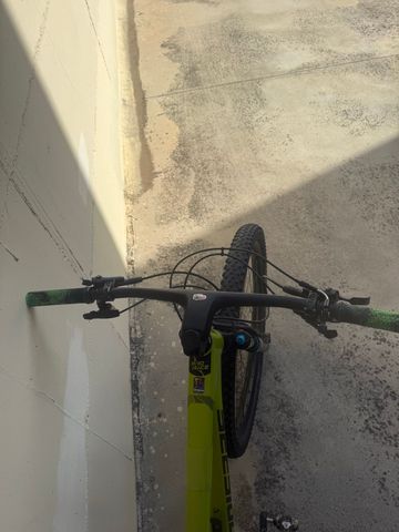 Used Lapierre Prorace CF 7.9 2023 2023 Mountainbike, Green — image 6 of 8