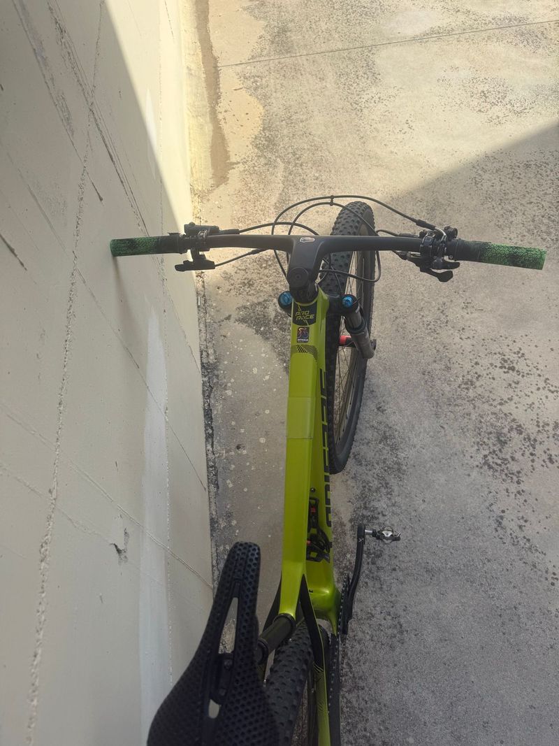 Used Lapierre Prorace CF 7.9 2023 2023 Mountainbike, Green — image 5 of 8