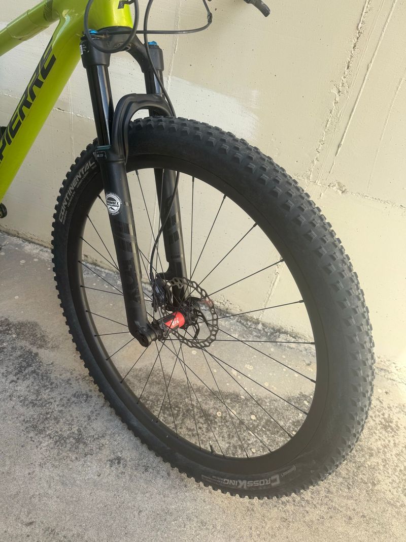 Used Lapierre Prorace CF 7.9 2023 2023 Mountainbike, Green — image 7 of 8