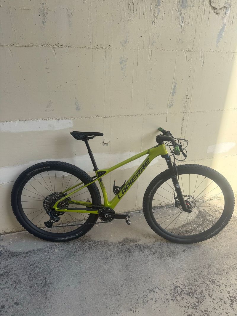 Used Lapierre Prorace CF 7.9 2023 2023 Mountainbike, Green — image 1 of 8