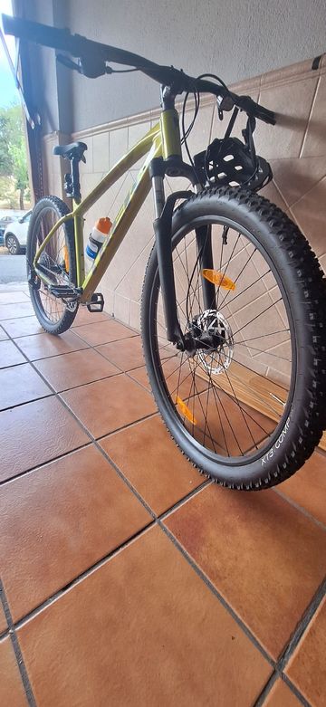 Używany Trek Marlin 4 Gen 2 2024 2024 Mountainbike — zdjęcie 2 z 8