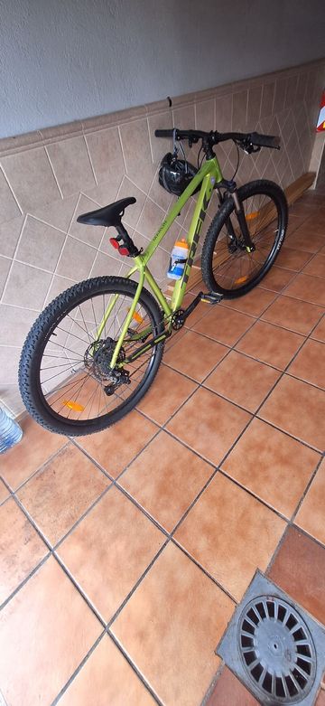 Używany Trek Marlin 4 Gen 2 2024 2024 Mountainbike — zdjęcie 6 z 8