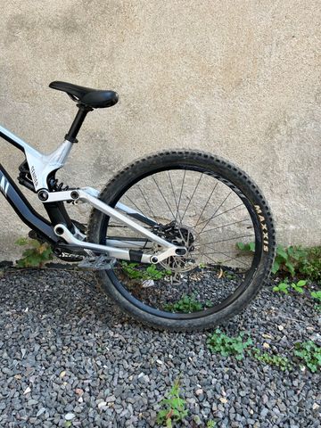Used Canyon Sender 5 2021 2021 Mountainbike, Black, 27.5 — image 9 of 10