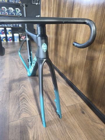 Brugt Bianchi Specialissima RC Durace Di2 2025 Frameset 2025 Road & Gravel — billede 5 af 11