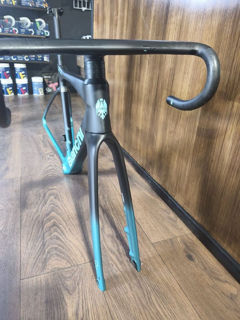 Brugt Bianchi Specialissima RC Durace Di2 2025 Frameset 2025 Road & Gravel — billede 5 af 11