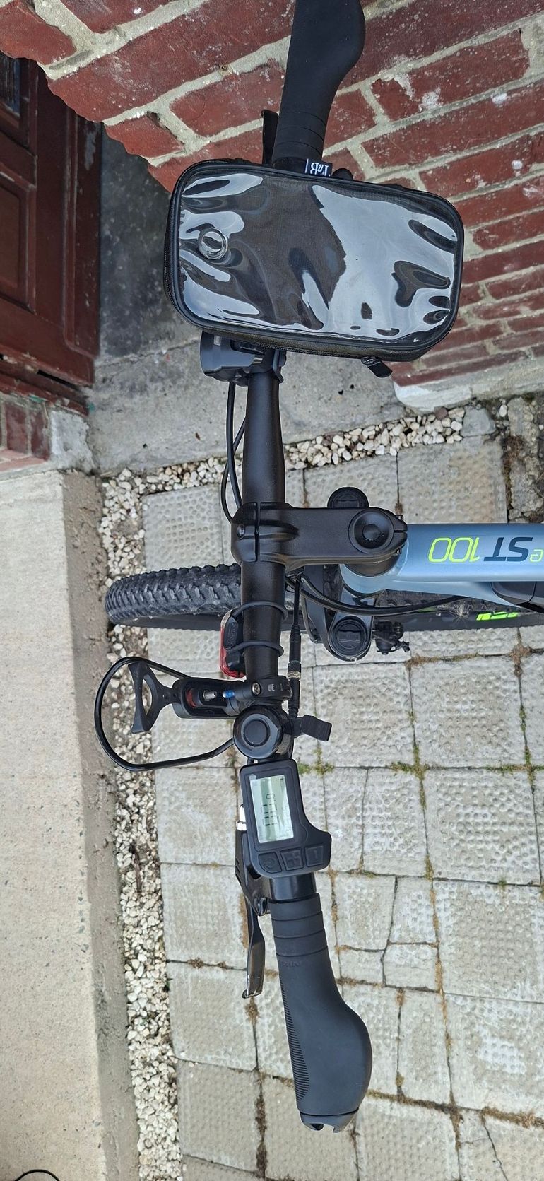 Used DECATHLON Custom Microshift 2022 Mountainbike, Blue — image 7 of 8