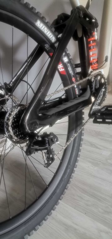 Used Giant Glory SRAM GX DH 2024 Mountainbike, Black, 27.5 (650B) — image 4 of 9