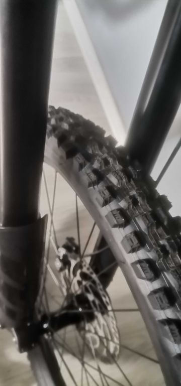 Used Giant Glory SRAM GX DH 2024 Mountainbike, Black, 27.5 (650B) — image 8 of 9