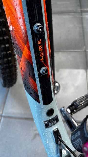 Używany Giant 1.5 GE 2018 2018 Mountainbike — zdjęcie 8 z 16