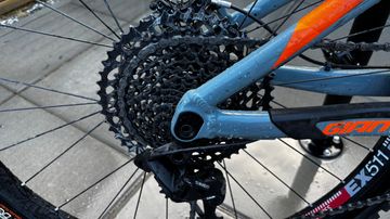 Używany Giant 1.5 GE 2018 2018 Mountainbike — zdjęcie 13 z 16