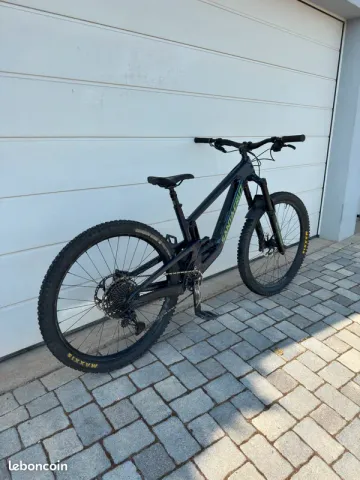 Gebrauchtes Santa Cruz MEGATOWER R / Carbon C 2023 2023 MTB