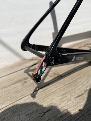 Tweedehands Factor OSTRO VAM 2023 Frameset 2023 Road & Gravel — afbeelding 7 van 14