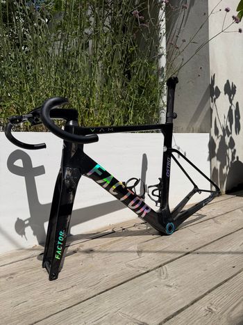 Tweedehands Factor OSTRO VAM 2023 Frameset 2023 Road & Gravel — afbeelding 2 van 14