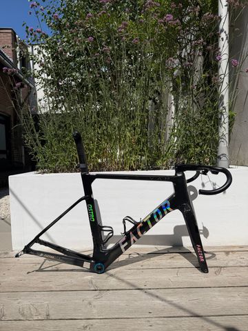 Used Factor OSTRO VAM 2023 Frameset 2023 Road & Gravel, Black — image 12 of 14