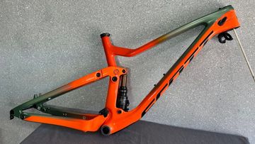 Brugt Scott Genius 900 Tuned AXS 2022 Frameset 2022 Mountainbike — billede 2 af 17