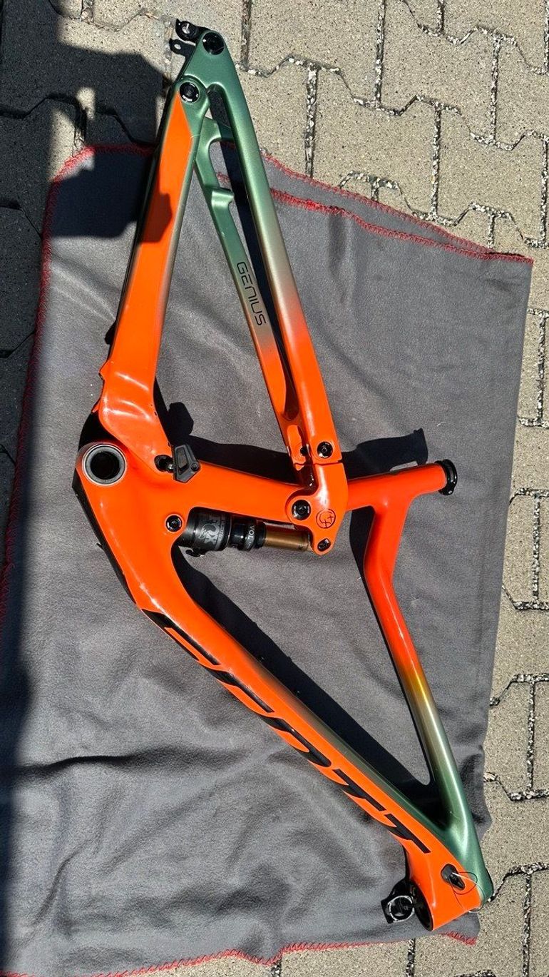 Brugt Scott Genius 900 Tuned AXS 2022 Frameset 2022 Mountainbike — billede 17 af 17