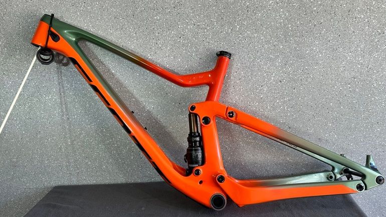 Brugt Scott Genius 900 Tuned AXS 2022 Frameset 2022 Mountainbike — billede 3 af 17