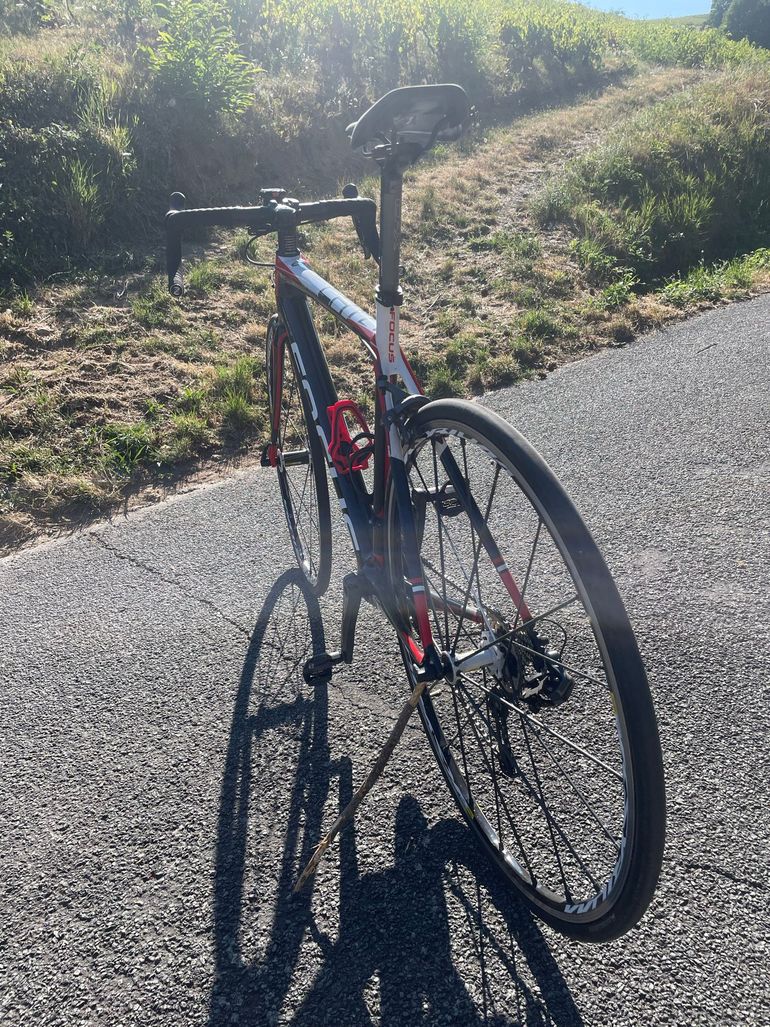 Used Focus Cayo Shimano Ultegra Di2 2017 Road & Gravel, Red — image 4 of 5