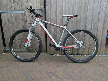 Used CUBE Ltd Shimano Deore XT 2012 Mountainbike, White — image 2 of 13