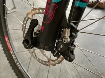 Used Liv Obsess Advanced 1 2017 Mountainbike, Purple — image 5 of 7
