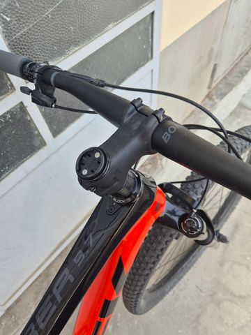 Used Trek Procaliber 9.7 2024 2024 Mountainbike, Red, 29 — image 4 of 5
