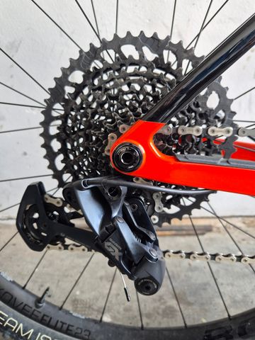 Used Trek Procaliber 9.7 2024 2024 Mountainbike, Red, 29 — image 3 of 5