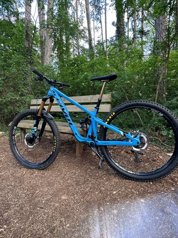 Używany Pivot SWITCHBLADE Pro XT/XTR w/ Carbon Wheels 2024 2024 MTB