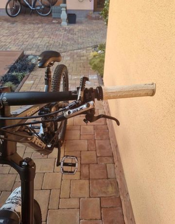 Used Trek Slash Shimano SLX 2021 Mountainbike, Black — image 4 of 6