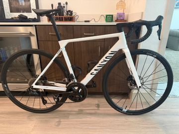 Used Canyon Ultimate CF 7 Di2 2027 2027 Road & Gravel, White — image 2 of 6