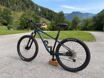 Used Kona Cinder cone Shimano Deore 2022 Mountainbike, Green — image 2 of 12