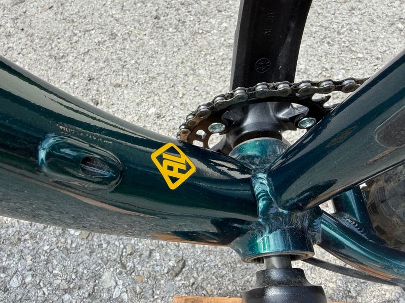 Used Kona Cinder cone Shimano Deore 2022 Mountainbike, Green — image 4 of 12