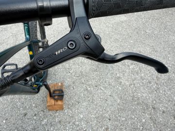 Used Kona Cinder cone Shimano Deore 2022 Mountainbike, Green — image 6 of 12