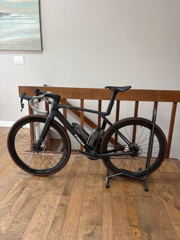 Used Trek Madone SLR 9 AXS Gen 8 2025 2025 Road & Gravel
