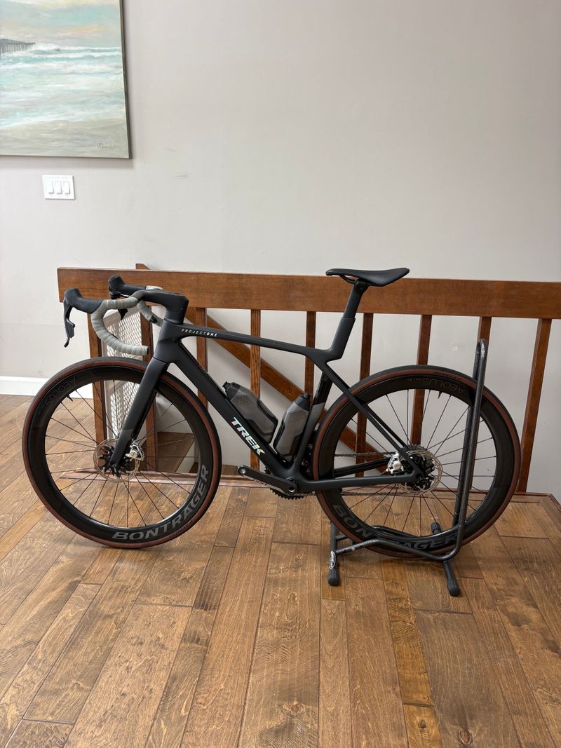 Used Trek Madone SLR 9 AXS Gen 8 2025 2025 Road & Gravel
