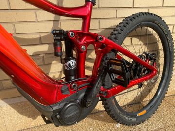 Used Giant Reign E+ 1 Pro 2020 2020 Mountainbike, Red, 27.5 — image 5 of 6