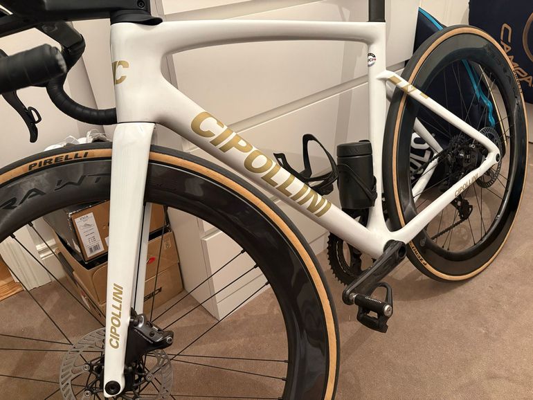 Used Specialized Tarmac Frameset 2024 Road & Gravel, White — image 2 of 8