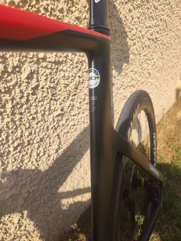 Używany Canyon Aeroad CF SL 7 Disc 2023 2023 Road & Gravel — zdjęcie 15 z 16