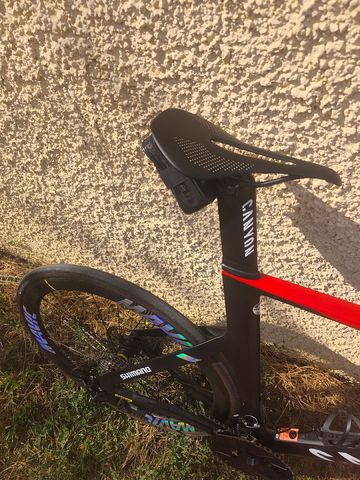 Używany Canyon Aeroad CF SL 7 Disc 2023 2023 Road & Gravel — zdjęcie 5 z 16