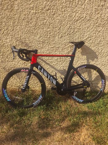 Canyon Aeroad CF SL 7 Disc 2023 2023 Road & Gravel usato, Rosso — immagine 8 di 16