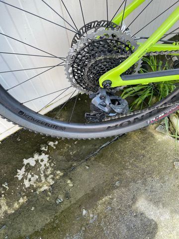Used Trek Procaliber 9.6 2022 2022 Mountainbike, Green — image 5 of 8