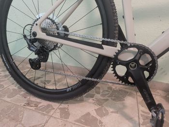 Canyon Grizl CF 7 2026 2026 Road & Gravel usato, Bianco — immagine 3 di 3