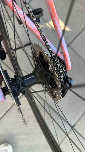 Used Specialized Tarmac Shimano Ultegra Di2 2024 Road & Gravel, Red — image 15 of 16