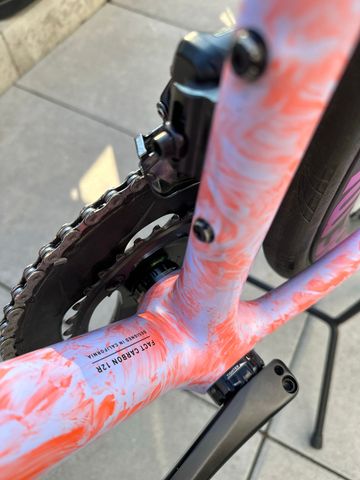 Used Specialized Tarmac Shimano Ultegra Di2 2024 Road & Gravel, Red — image 13 of 16