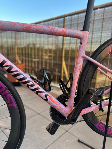 Used Specialized Tarmac Shimano Ultegra Di2 2024 Road & Gravel, Red — image 3 of 16