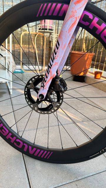 Used Specialized Tarmac Shimano Ultegra Di2 2024 Road & Gravel, Red — image 10 of 16