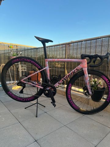 Used Specialized Tarmac Shimano Ultegra Di2 2024 Road & Gravel, Red — image 1 of 16