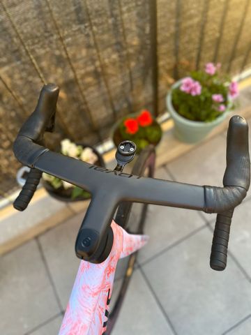 Used Specialized Tarmac Shimano Ultegra Di2 2024 Road & Gravel, Red — image 7 of 16