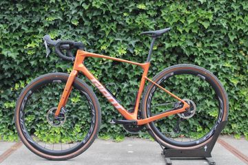 Used Giant Revolt Advanced 2 2025 2025 Road & Gravel, Orange — image 3 of 36